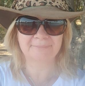 Meet your Posher, Sharon